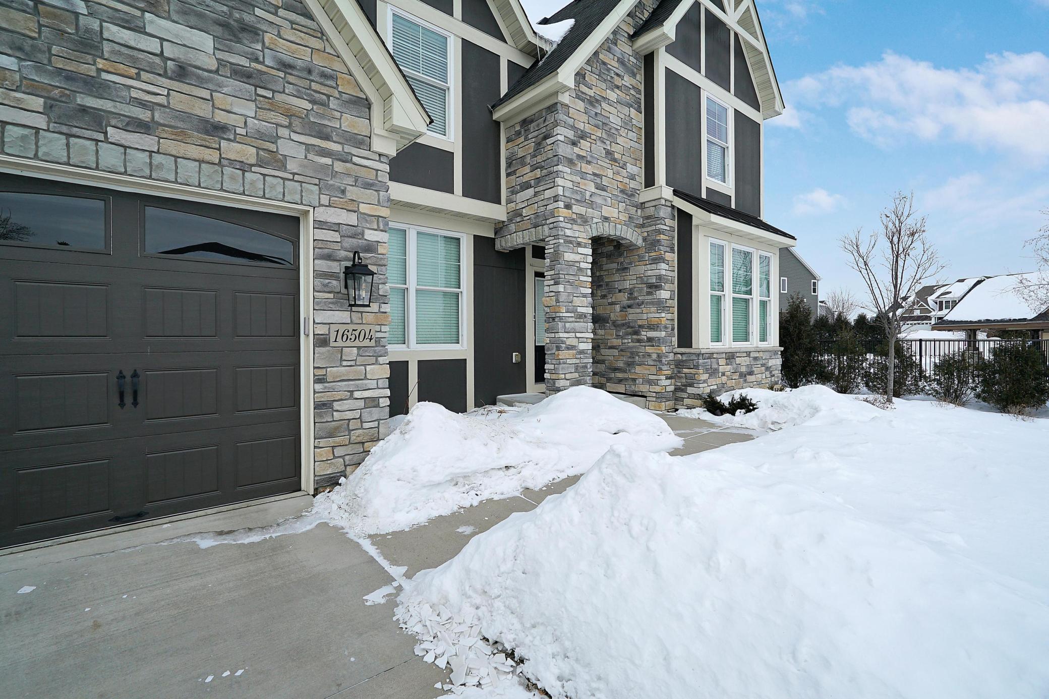 16504 Reeder Ridge Eden Prairie, MN 55347 - Photo 4 of 43 Gallery Image 4