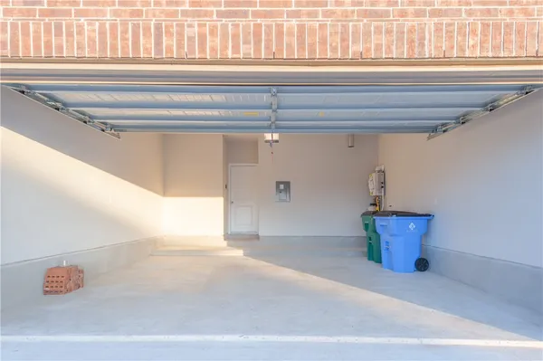 $2,100 | 6400 Wolf Pack Drive, Pflugerville, TX 78660