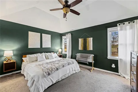 $435,000 | 11716 West 101st Street, Overland Park, KS 66214