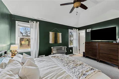 $435,000 | 11716 West 101st Street, Overland Park, KS 66214