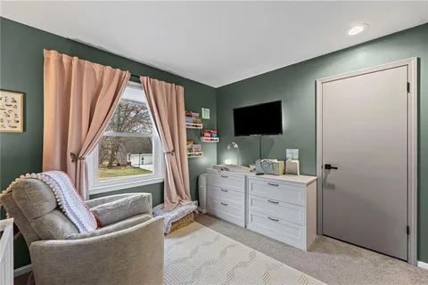 $435,000 | 11716 West 101st Street, Overland Park, KS 66214