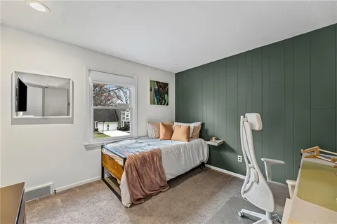 $435,000 | 11716 West 101st Street, Overland Park, KS 66214