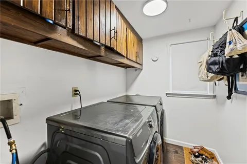 $435,000 | 11716 West 101st Street, Overland Park, KS 66214