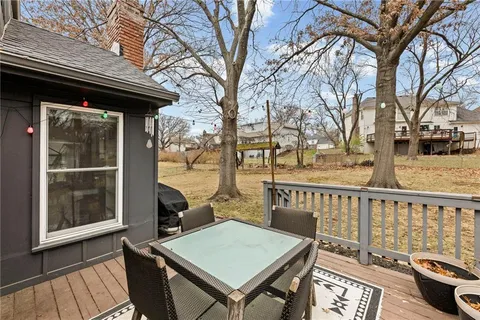 $435,000 | 11716 West 101st Street, Overland Park, KS 66214