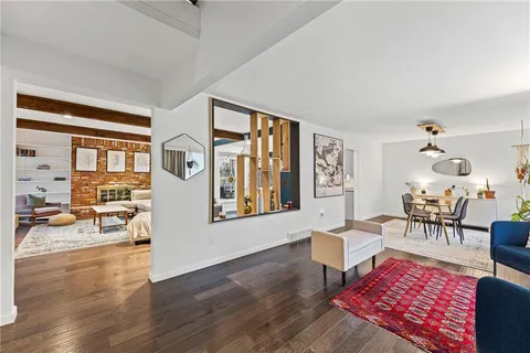 $435,000 | 11716 West 101st Street, Overland Park, KS 66214