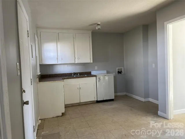 $1,250 | 2667 Dr Carver Road, Unit 3, Charlotte, NC 28208