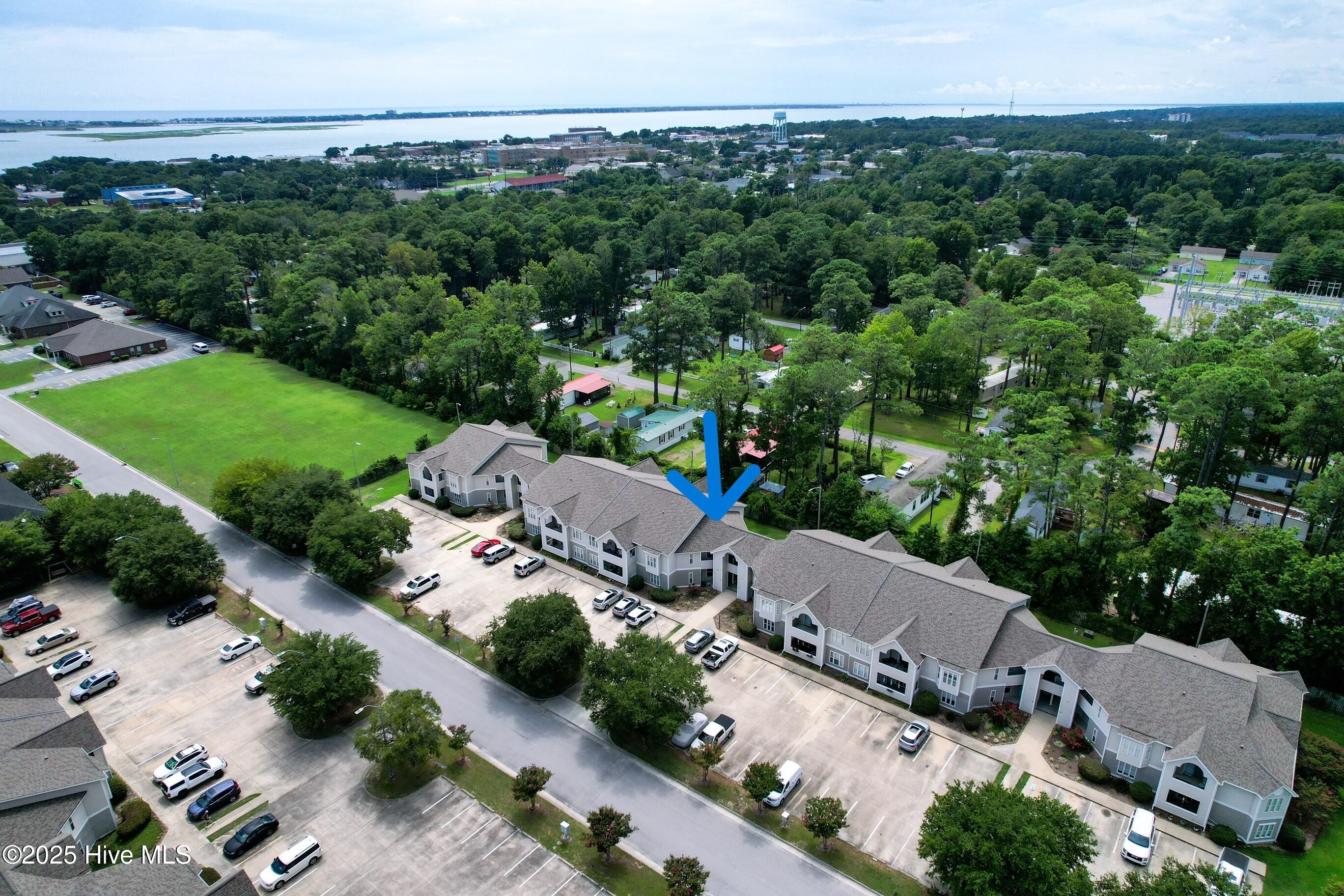 413 Commerce Avenue, Unit D Morehead City, NC 28557 - Photo 4 of 22 Sound or ocean....both are so close for you to enjoy!