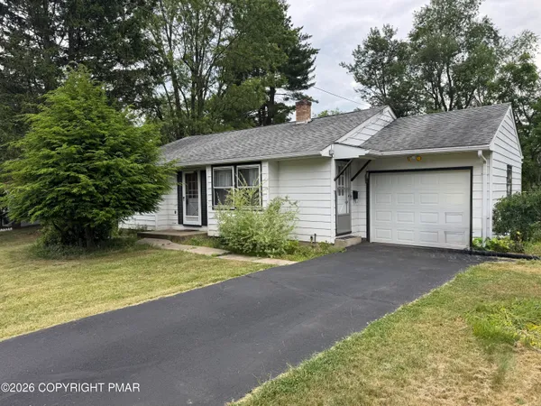 $2,100 | 1111 Hillcrest Drive, Stroudsburg, PA 18360