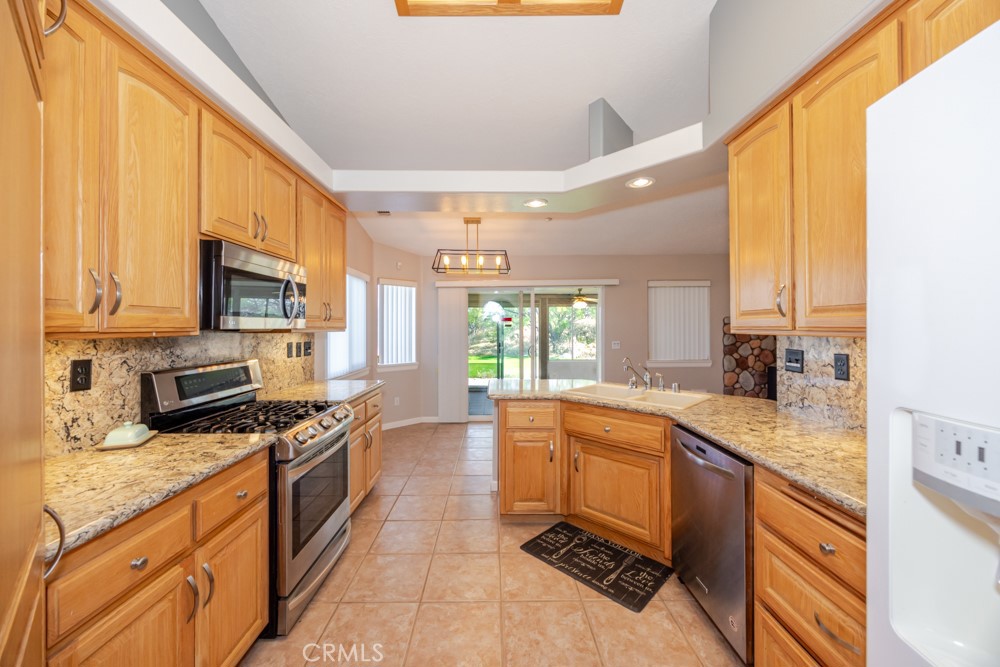 7084 Aster Road Oak Hills, CA 92344 - Photo 11 of 34 Kitchen View
