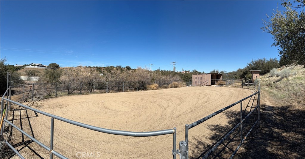 7084 Aster Road Oak Hills, CA 92344 - Photo 30 of 34 Corral