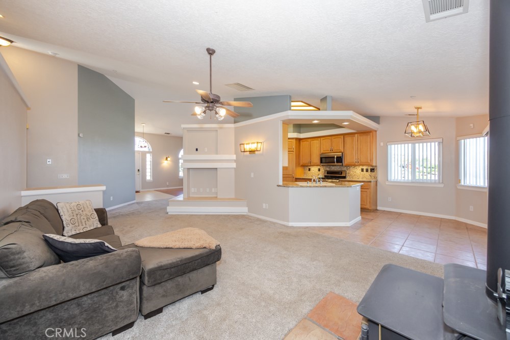 7084 Aster Road Oak Hills, CA 92344 - Photo 7 of 34 Family Room View