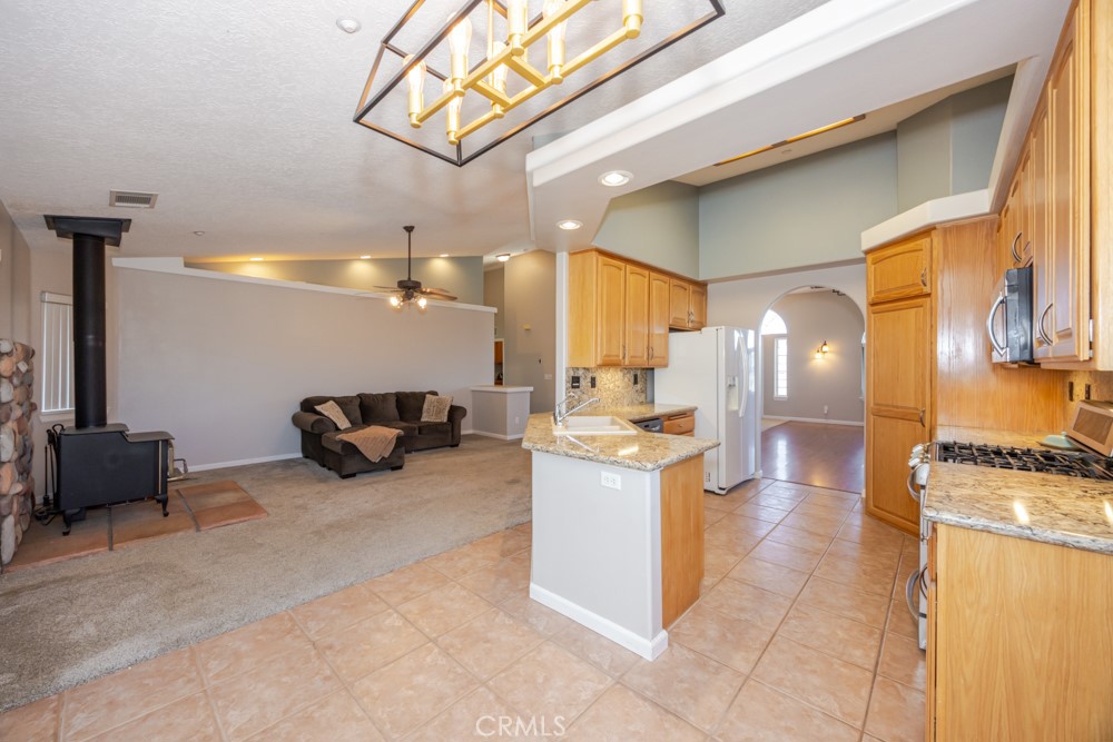 7084 Aster Road Oak Hills, CA 92344 - Photo 9 of 34 Kitchen View