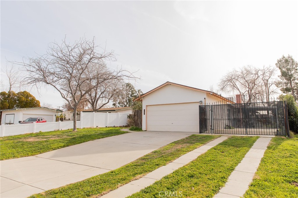 38990 Juniper Tree Road Palmdale, CA 93551 - Photo 3 of 34