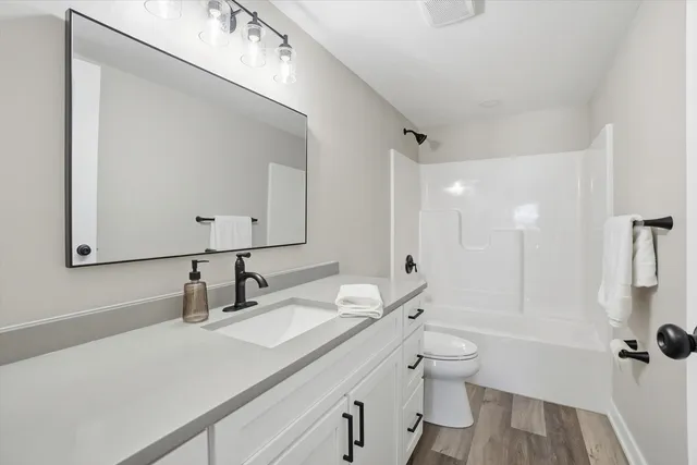 $299,900 | 1313 Elizabeth Street, Joliet, IL 60435