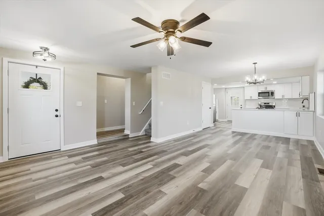 $299,900 | 1313 Elizabeth Street, Joliet, IL 60435