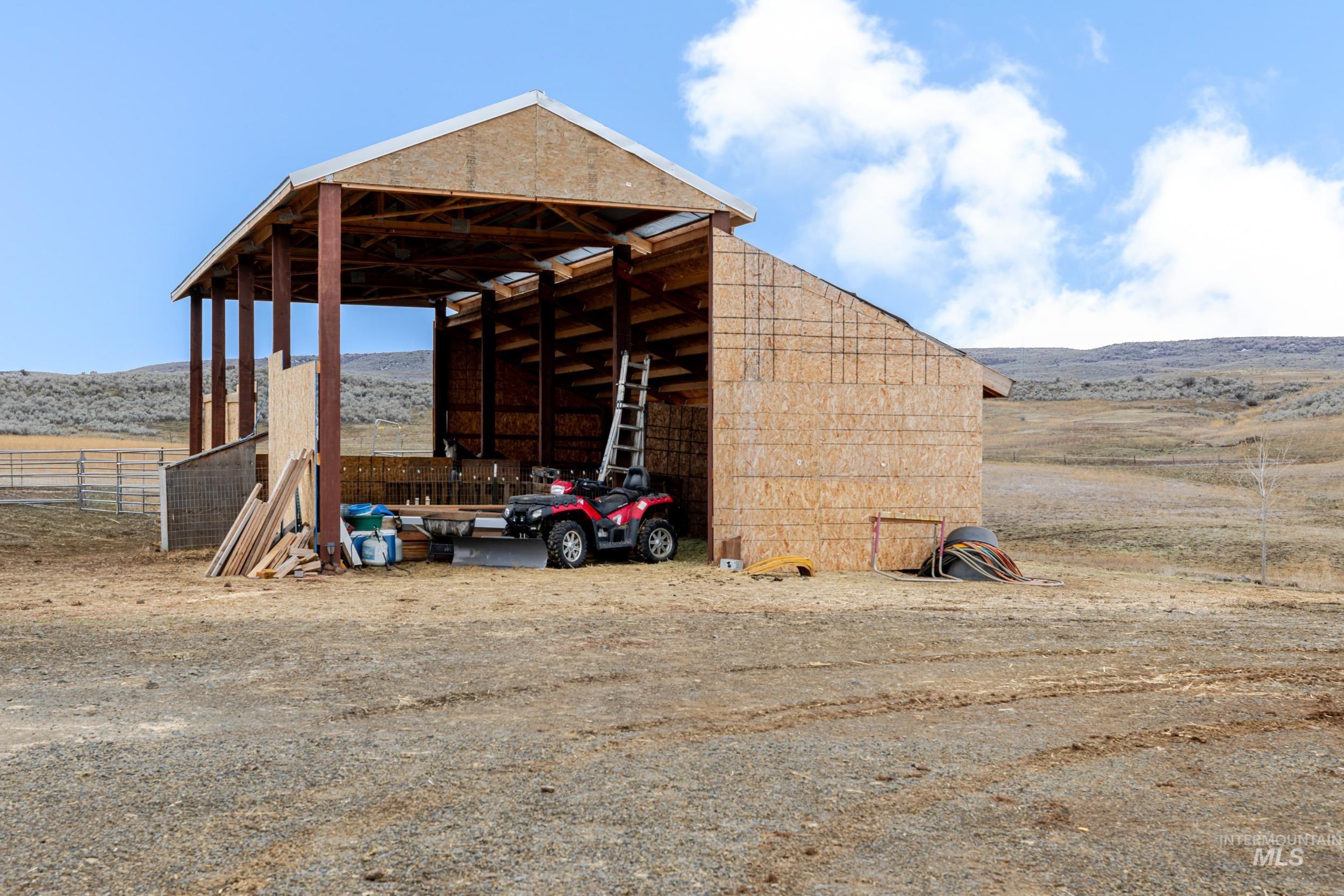 1854 Jacks Road Midvale, ID 83645 - Photo 13 of 16 Barn