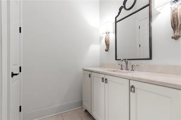 $545,000 | 2 Harbour Town Court, New Orleans, LA 70131