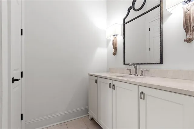 $550,000 | 2 Harbour Town Court, New Orleans, LA 70131