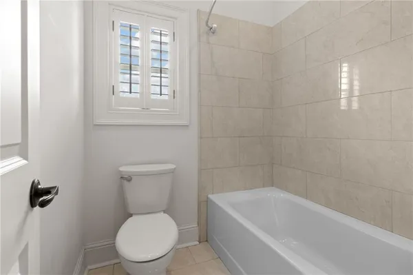 $545,000 | 2 Harbour Town Court, New Orleans, LA 70131