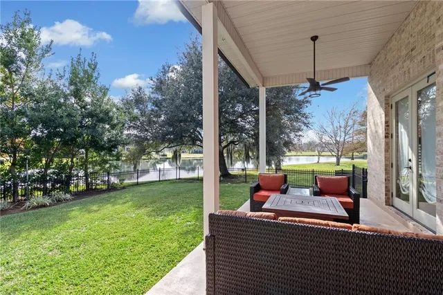 $550,000 | 2 Harbour Town Court, New Orleans, LA 70131