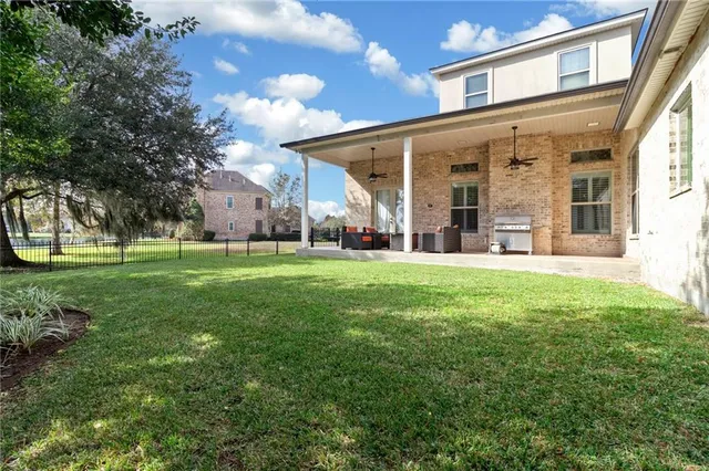 $550,000 | 2 Harbour Town Court, New Orleans, LA 70131