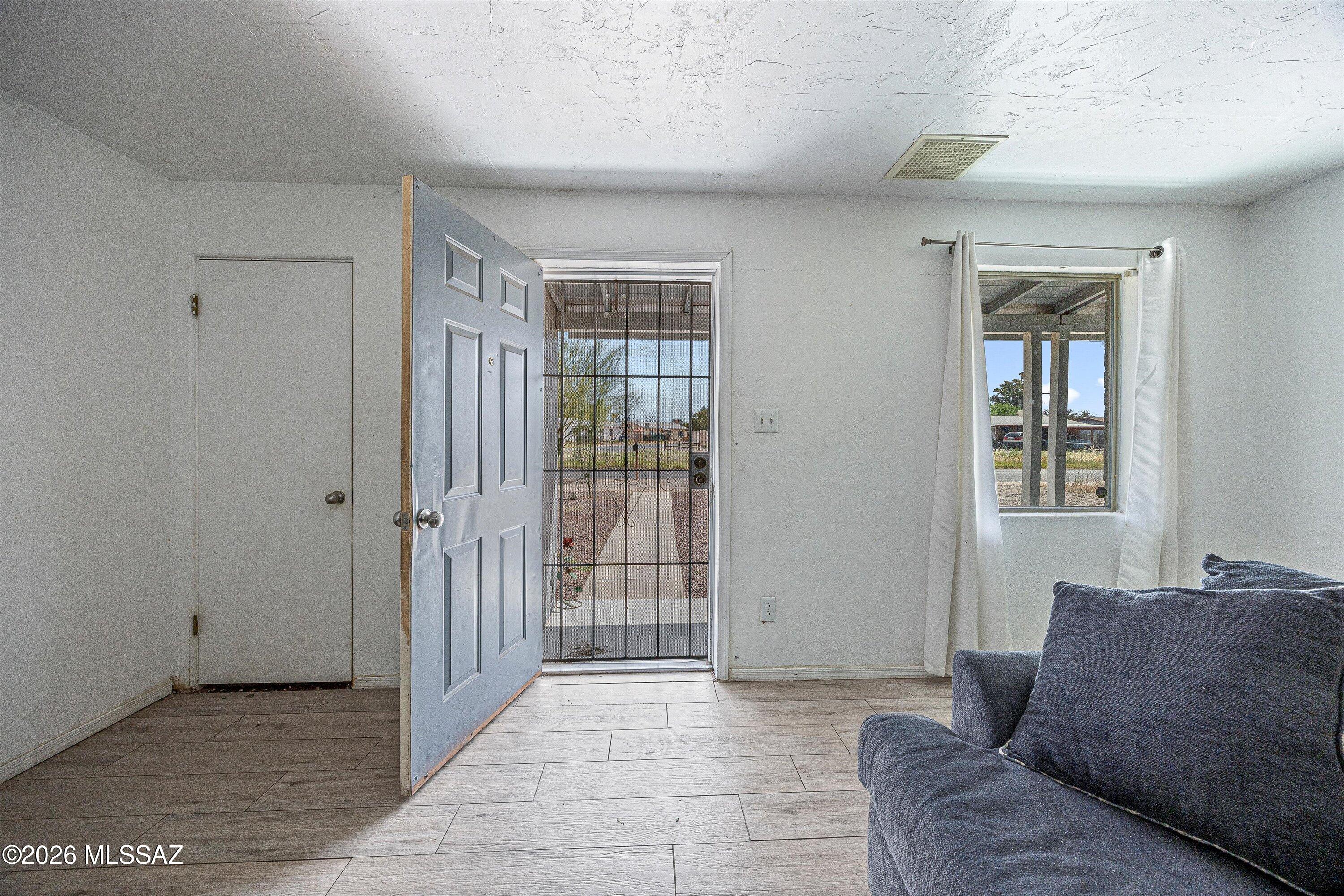 3321 East Silverlake Road Tucson, AZ 85713 - Photo 3 of 28 Front Door