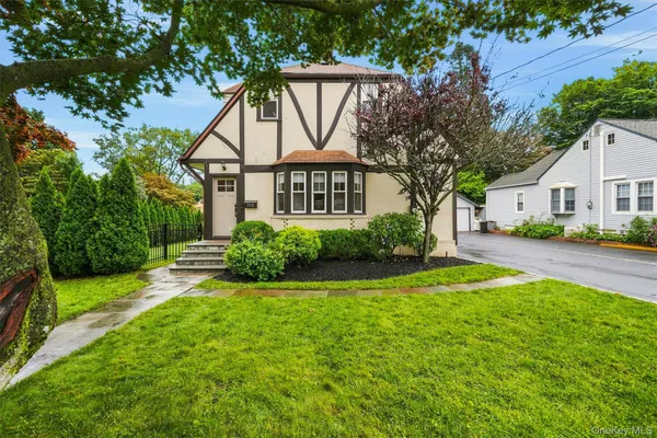 $789,000 | 356 Marietta Avenue, Hawthorne, NY 10532