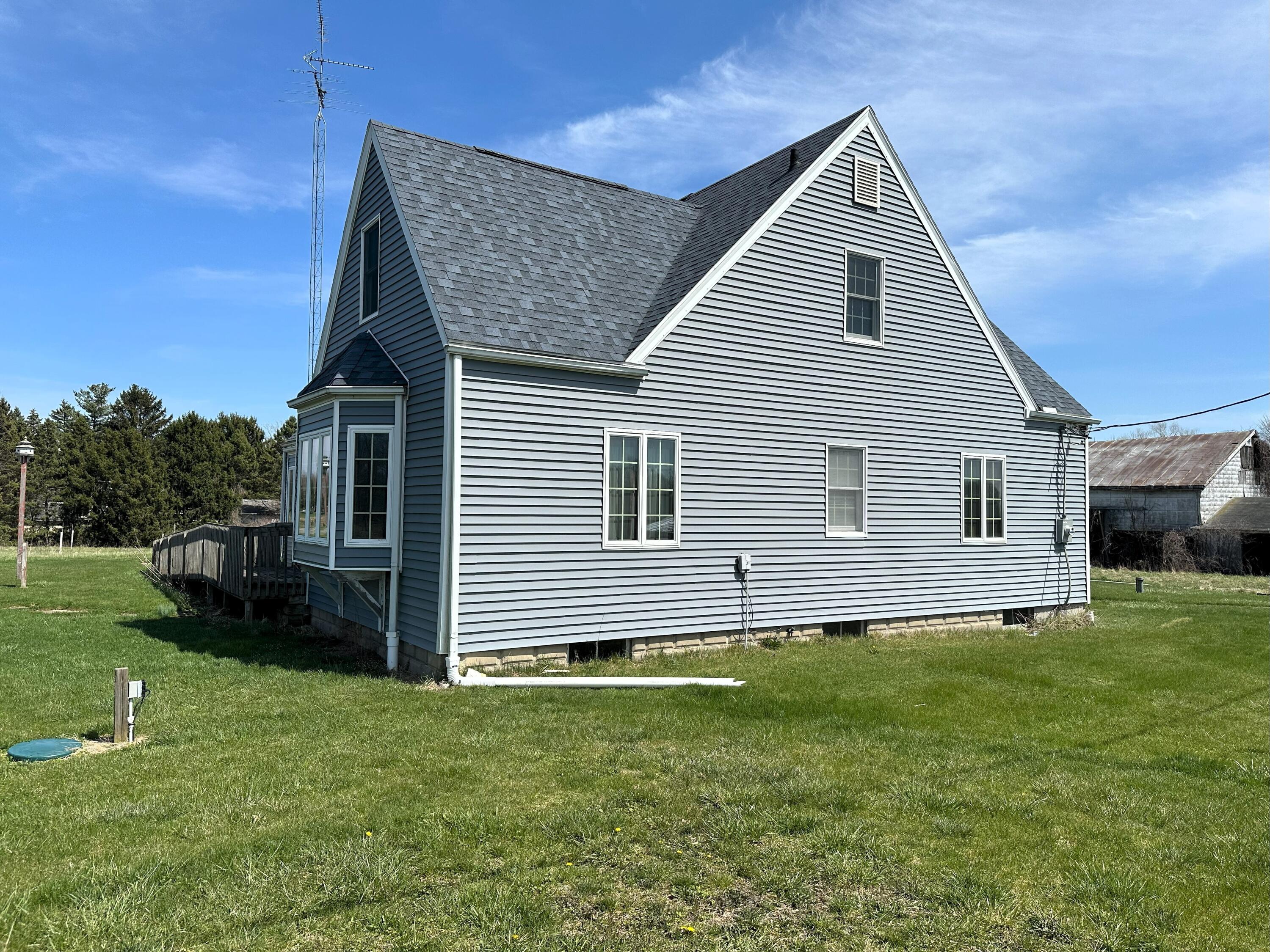 4887 Riverside Road Coloma, MI 49038 - Photo 5 of 12 IMG_4466