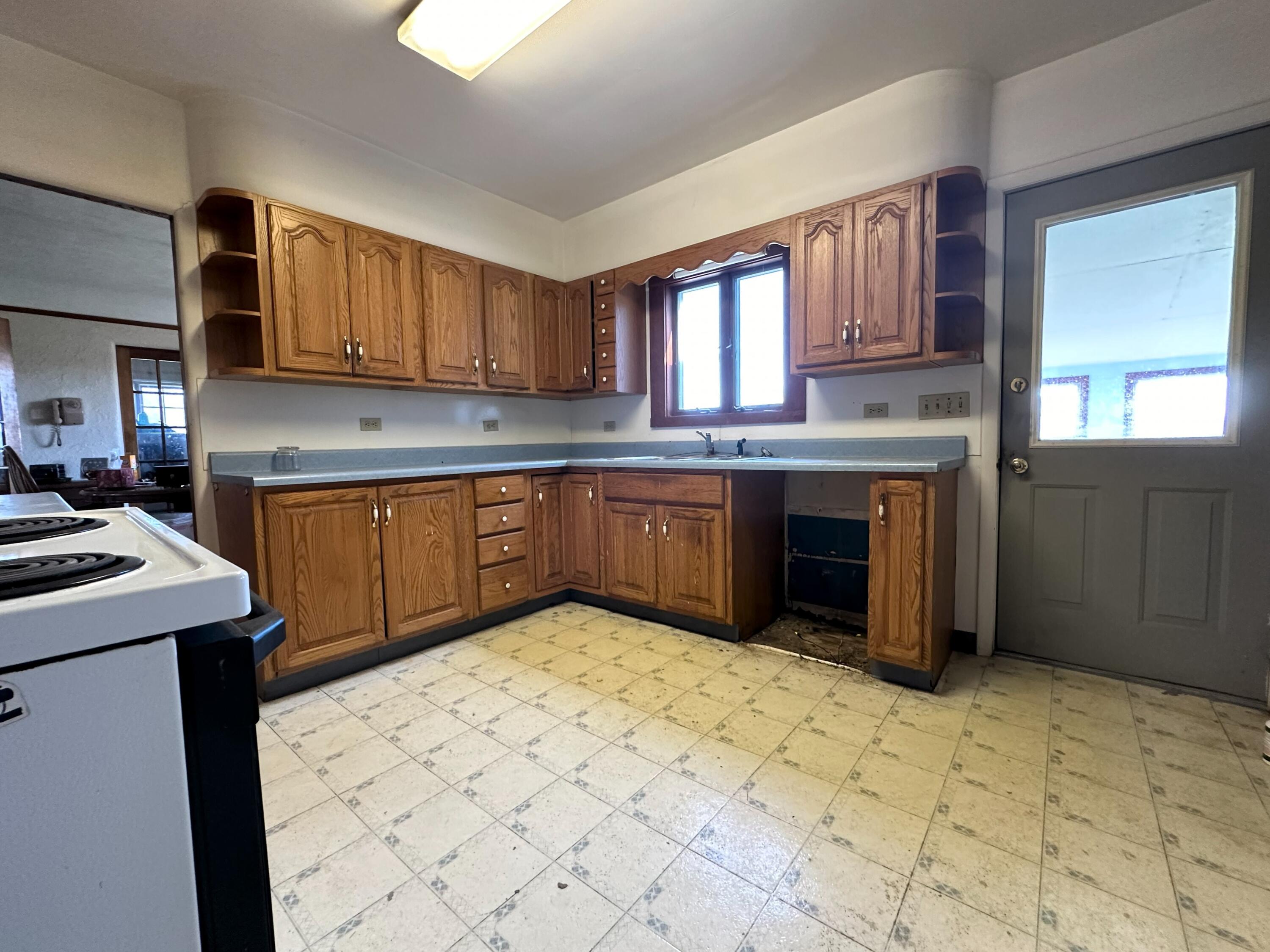 4887 Riverside Road Coloma, MI 49038 - Photo 8 of 12 IMG_4455