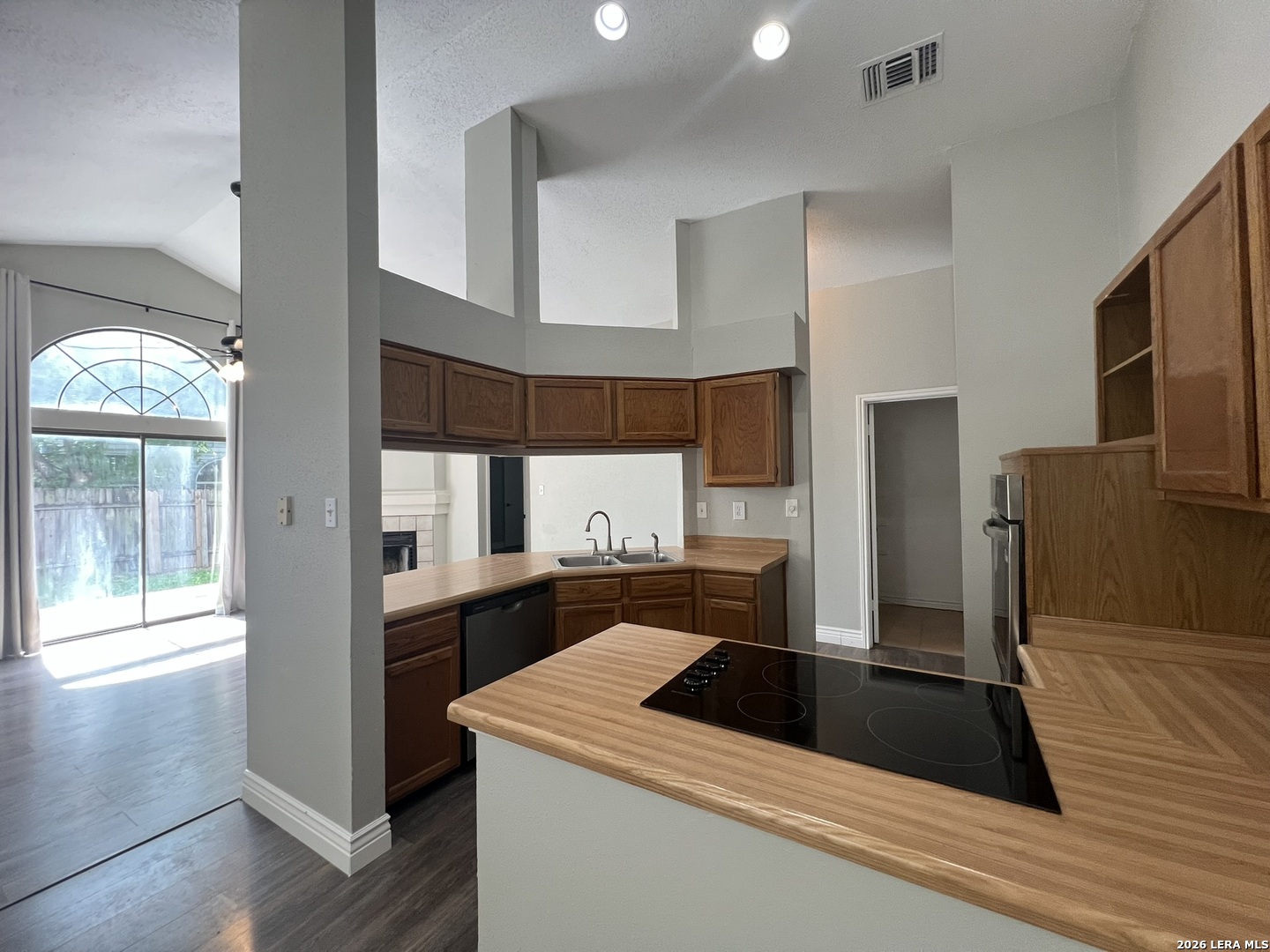 9847 Spring Harvest San Antonio, TX 78254 - Photo 8 of 28