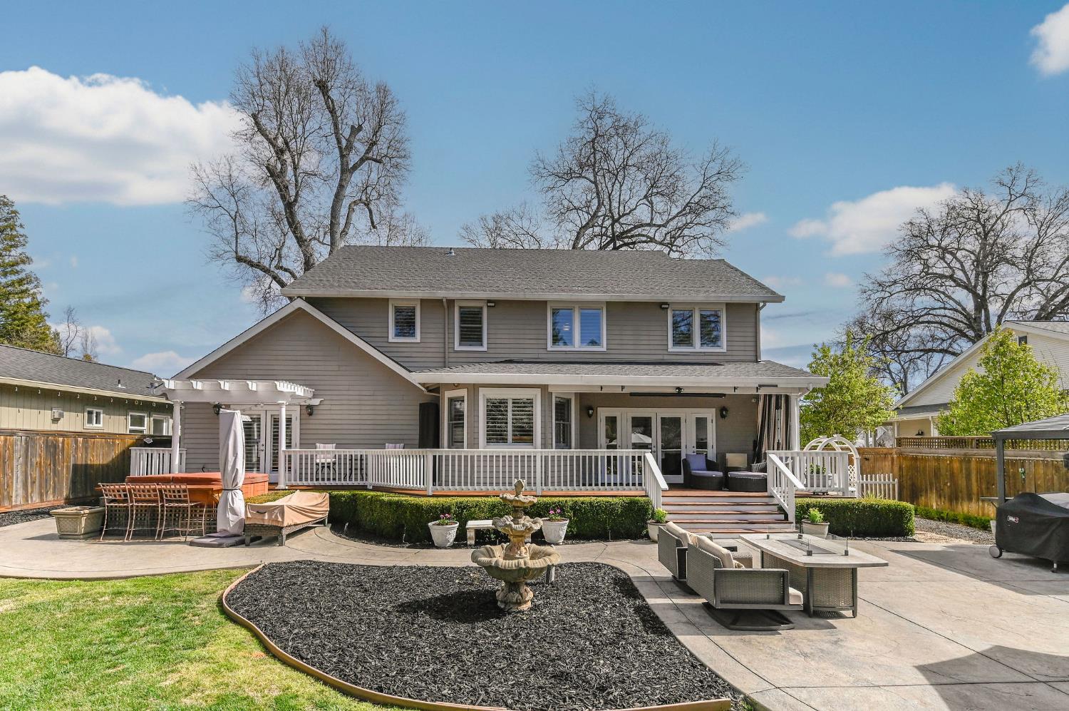 511 Surrey Lane Murphys, CA 95247 - Photo 66 of 97 a front view of a house with garden