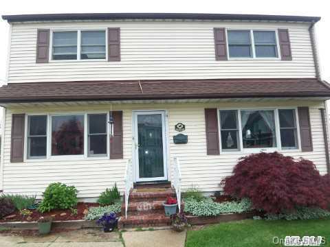 65 Cardinal Road Levittown, NY 11756 - Photo 1 of 1 Gallery Image 1