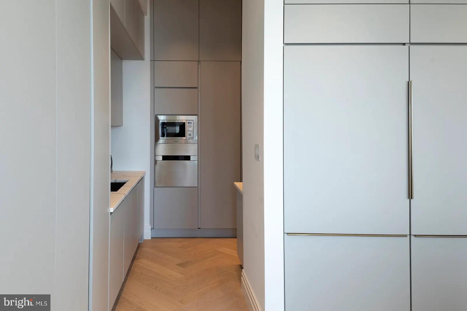 1401 Spruce Street, Unit PHF Philadelphia, PA 19102 - Photo 3 of 5