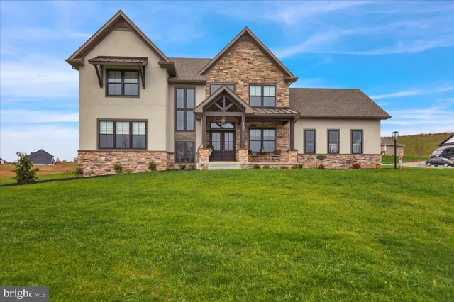 $822,925 | 2000 Rolling Meadow Road, Lebanon, PA 17046