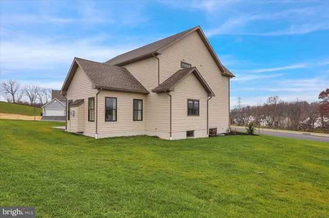$822,925 | 2000 Rolling Meadow Road, Lebanon, PA 17046