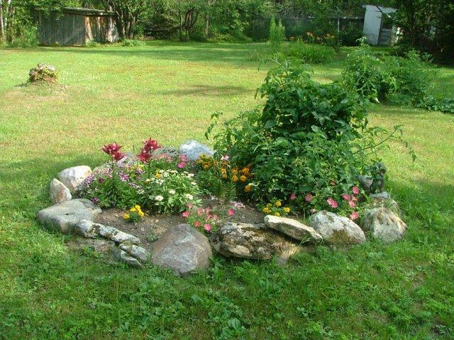 25 Crane Road Windsor, MA 01270 - Photo 11 of 11 Yard/Flowers