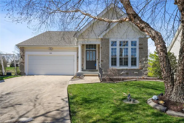 $455,000 | 910 Ridgepointe Pl Circle, Unit 96, Lake St. Louis, MO 63367