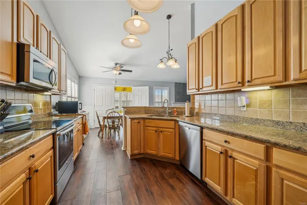 $455,000 | 910 Ridgepointe Pl Circle, Unit 96, Lake St. Louis, MO 63367