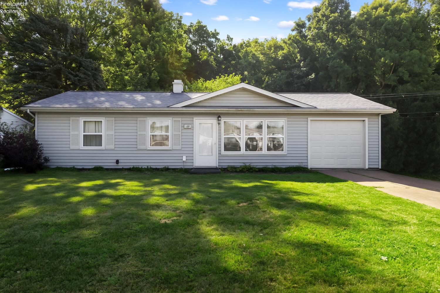 318 Boston Road Sandusky, OH 44870 - Photo 1 of 8 Gallery Image 1