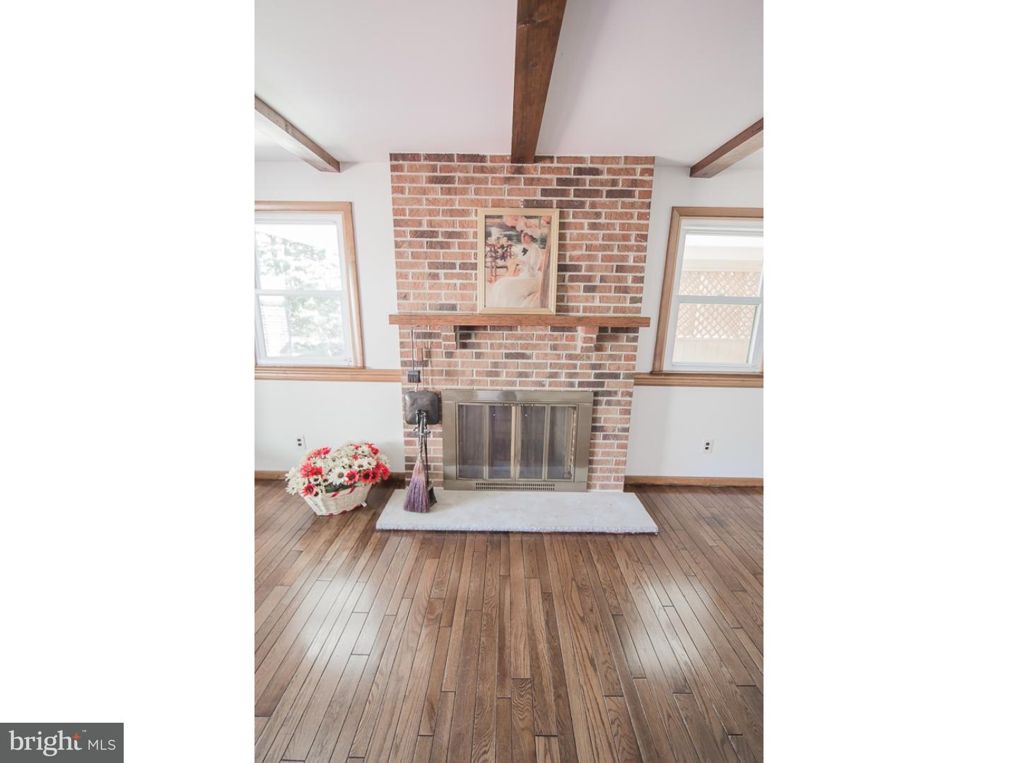 916 Cherry Tree Road Aston, PA 19014 - Photo 5 of 25 Fireplace