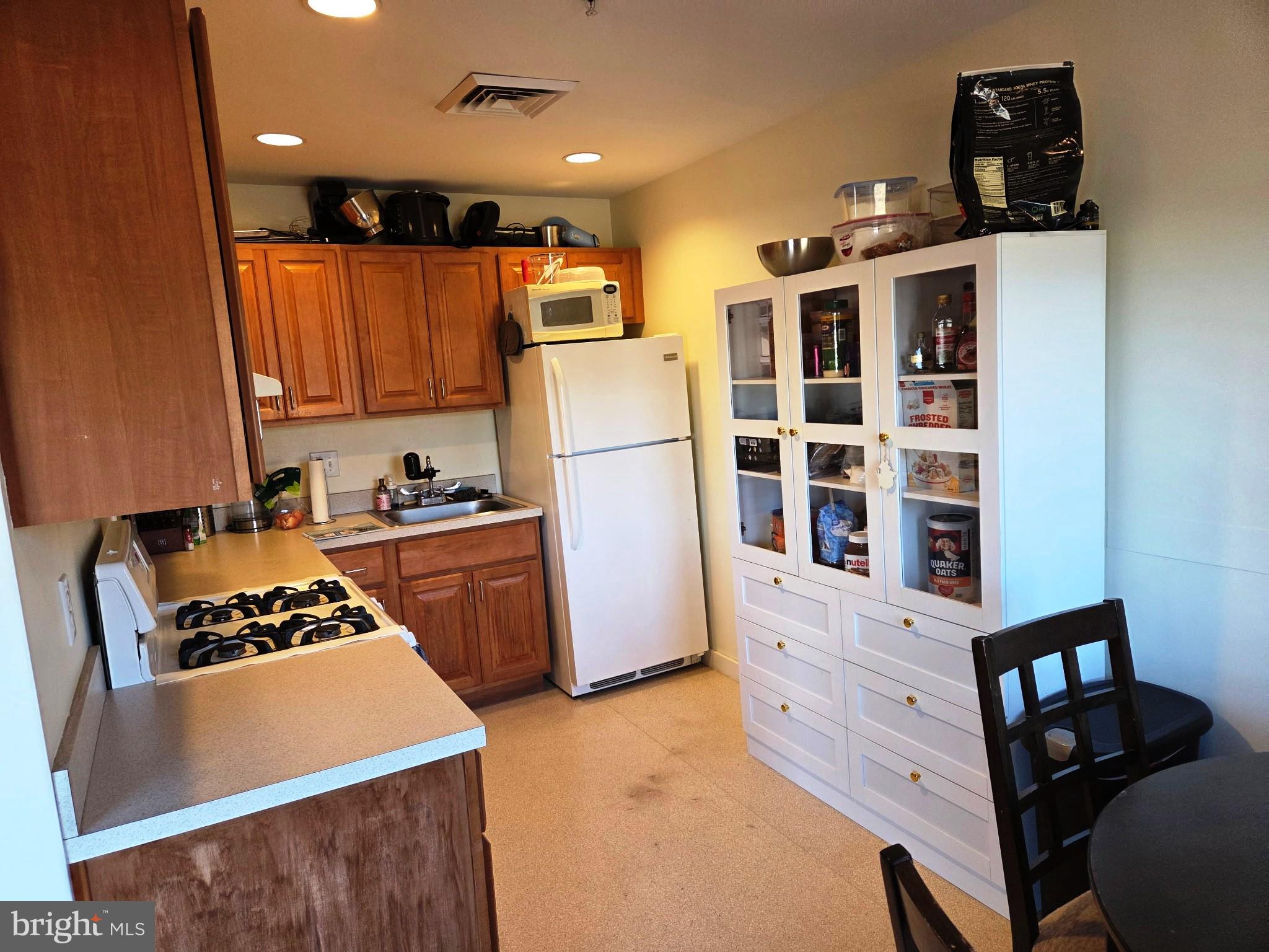 1600 Church Road, Unit B216 Wyncote, PA 19095 - Photo 7 of 11 Kitchen