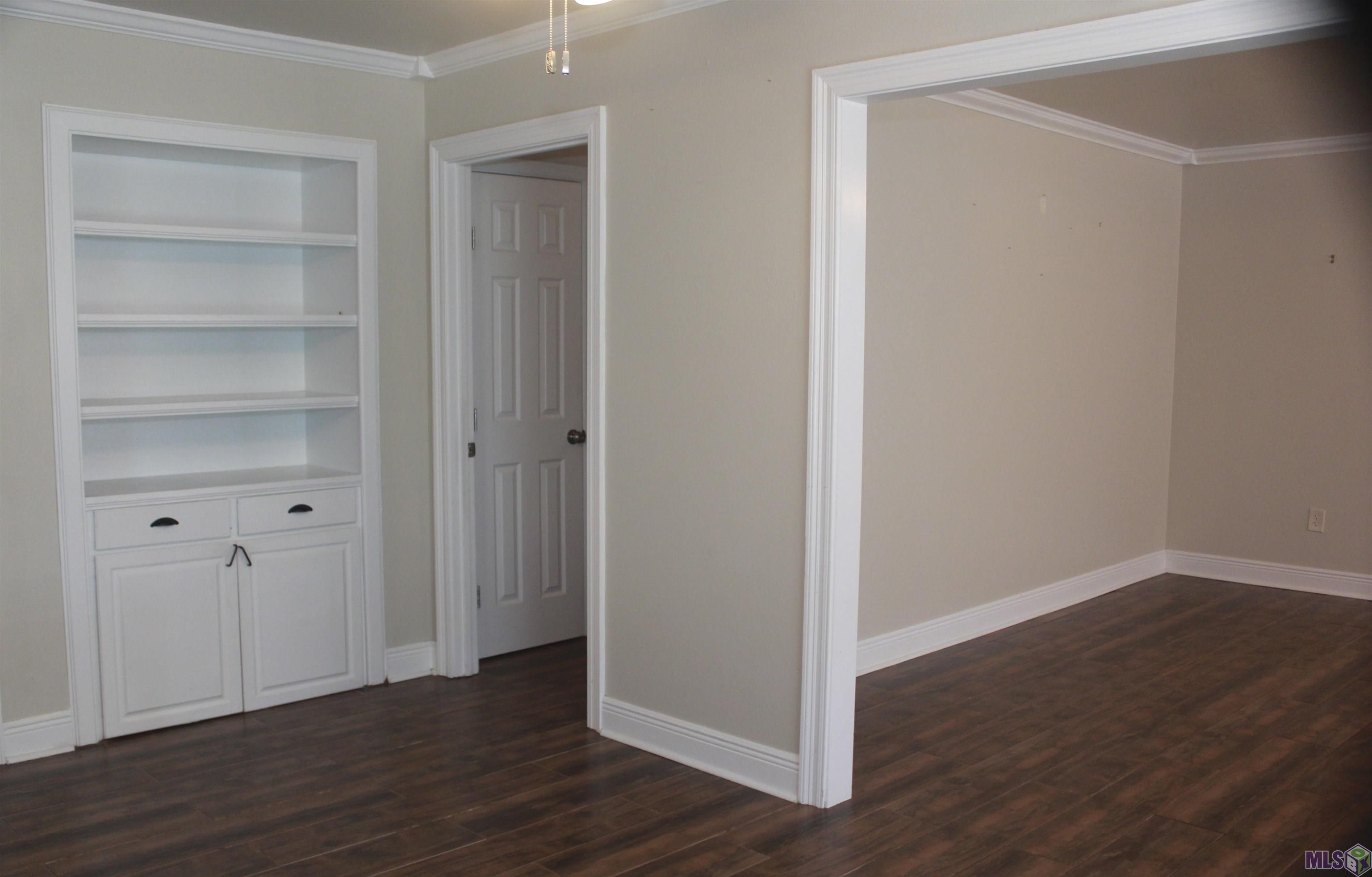 317 Oak Street Denham Springs, LA 70726 - Photo 17 of 37 Built Ins