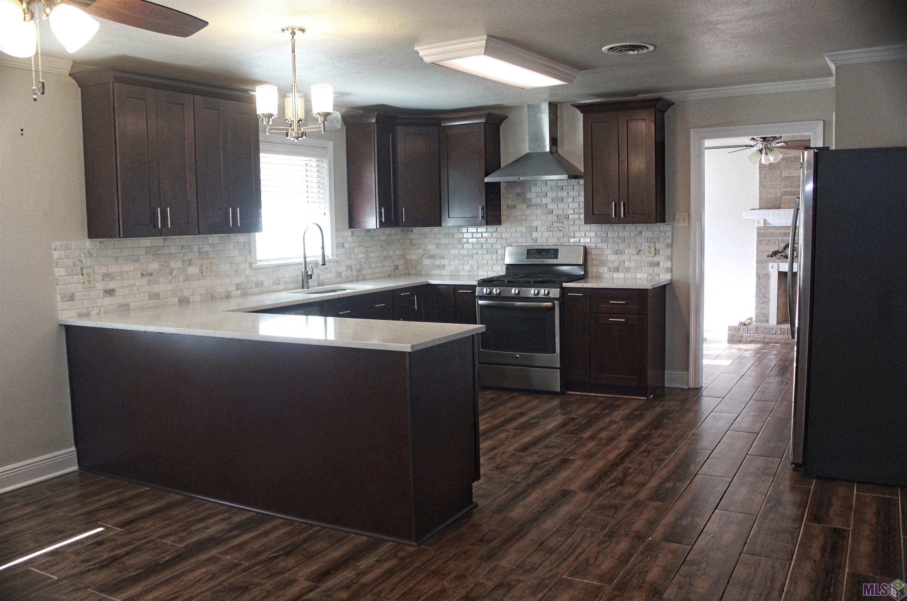 317 Oak Street Denham Springs, LA 70726 - Photo 7 of 37 Kitchen/Dining