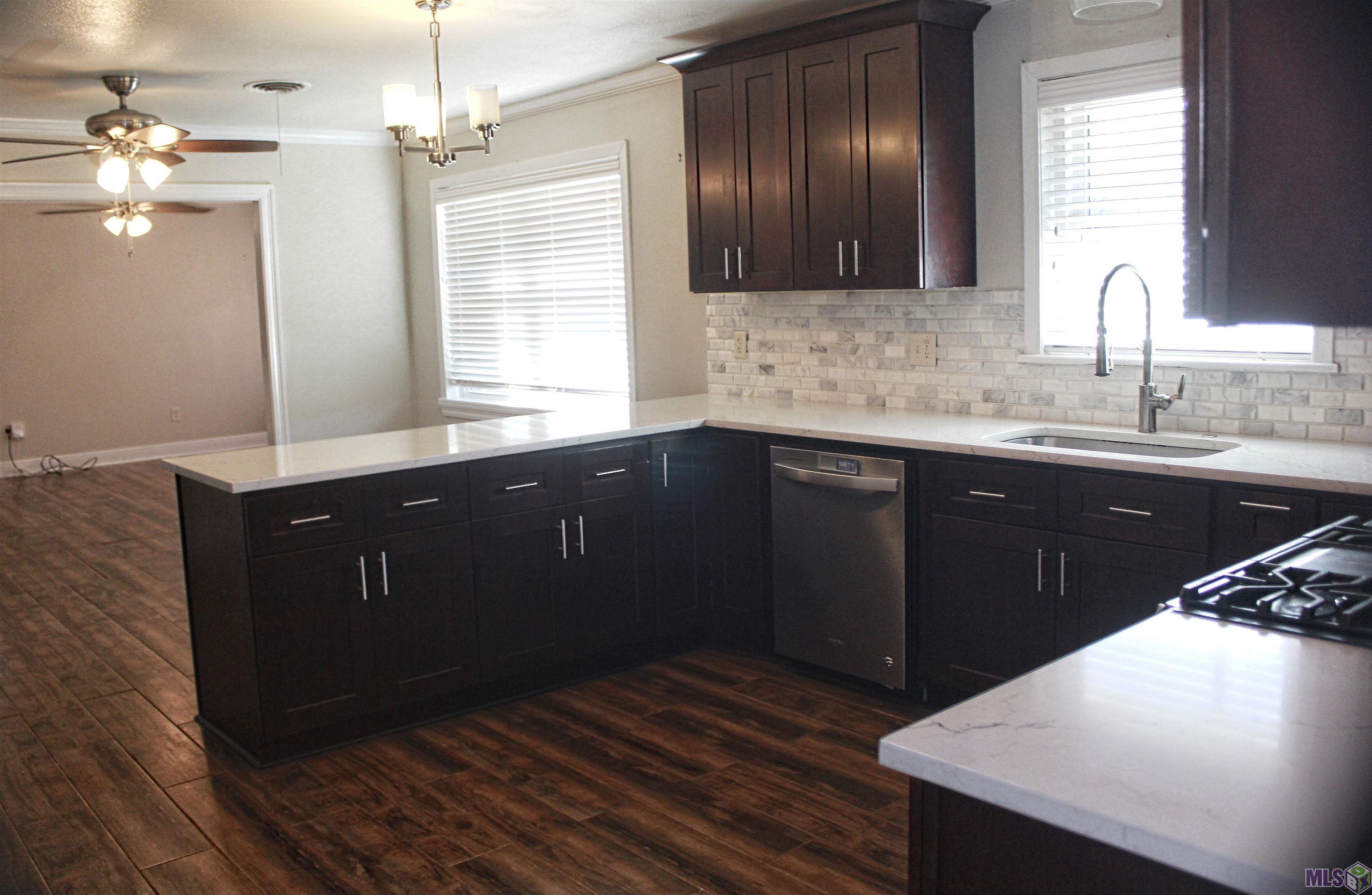 317 Oak Street Denham Springs, LA 70726 - Photo 8 of 37 Kitchen