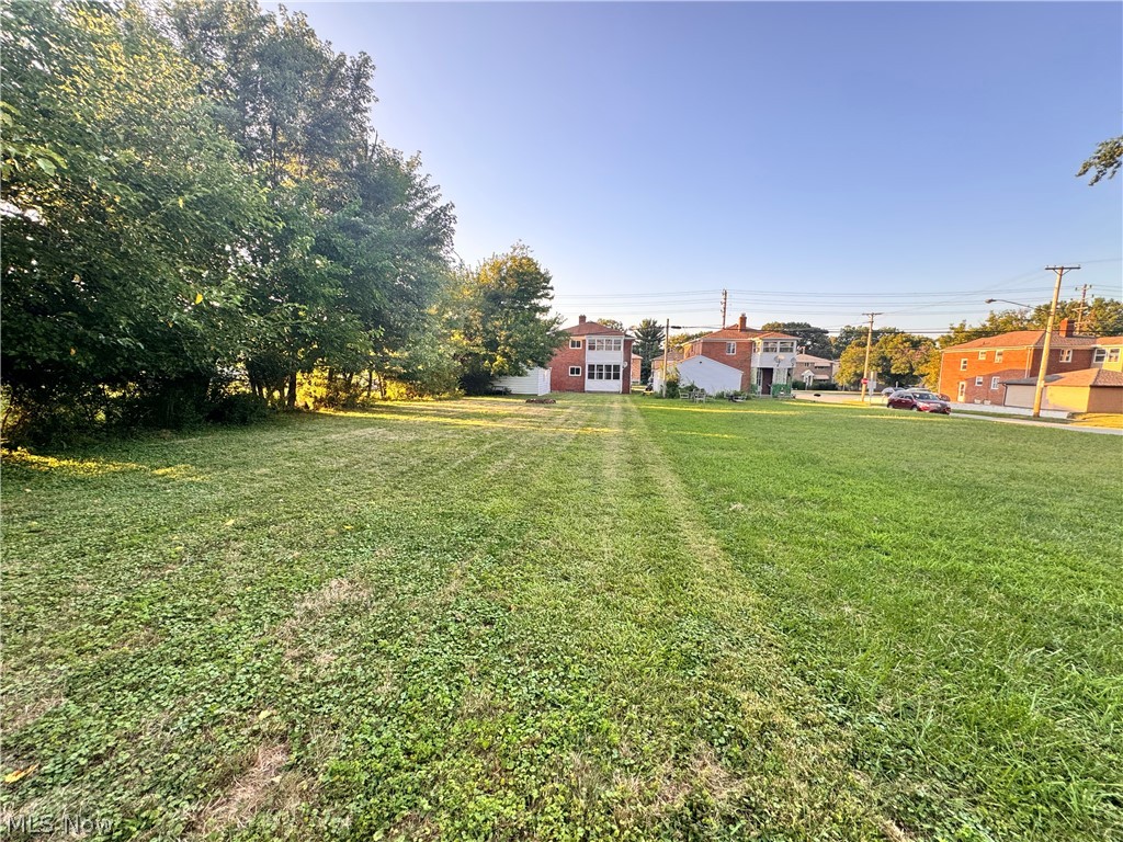 2907 Snow Road Parma, OH 44134 - Photo 14 of 17