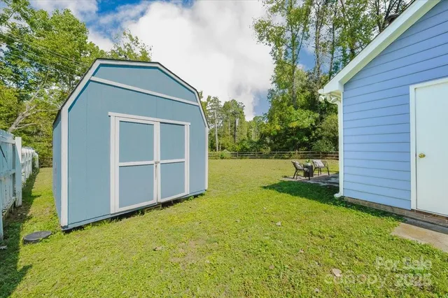 $350,000 | 4205 Hounds Run Drive, Matthews, NC 28105