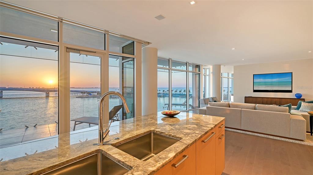 280 Golden Gate Point, Unit 600 Sarasota, FL 34236 - Photo 11 of 62