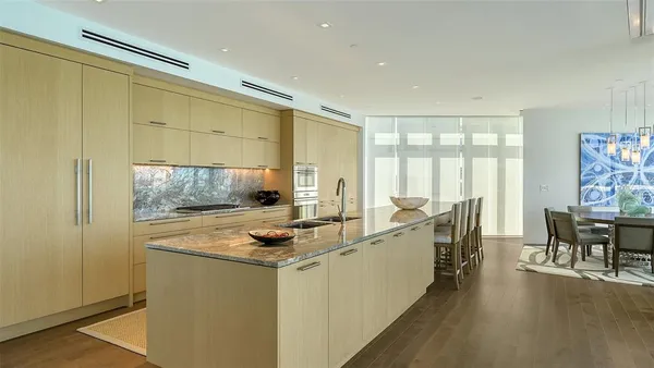 $5,600,000 | 280 Golden Gate Point, Unit 600, Sarasota, FL 34236