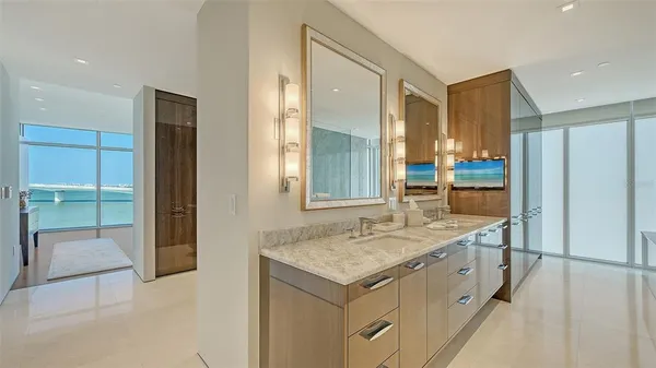 $5,600,000 | 280 Golden Gate Point, Unit 600, Sarasota, FL 34236