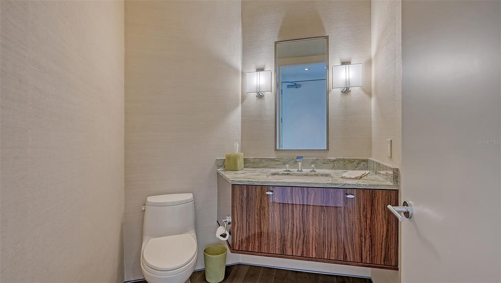 280 Golden Gate Point, Unit 600 Sarasota, FL 34236 - Photo 36 of 62